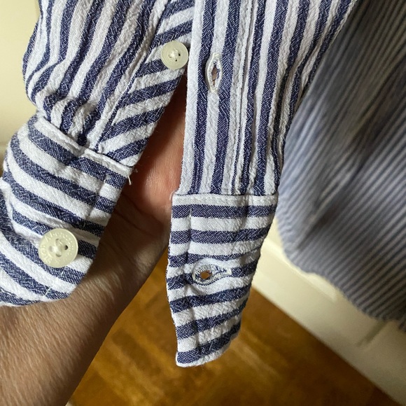 ABERCROMBIE & Fitch stripped Blouse . - Picture 5 of 8
